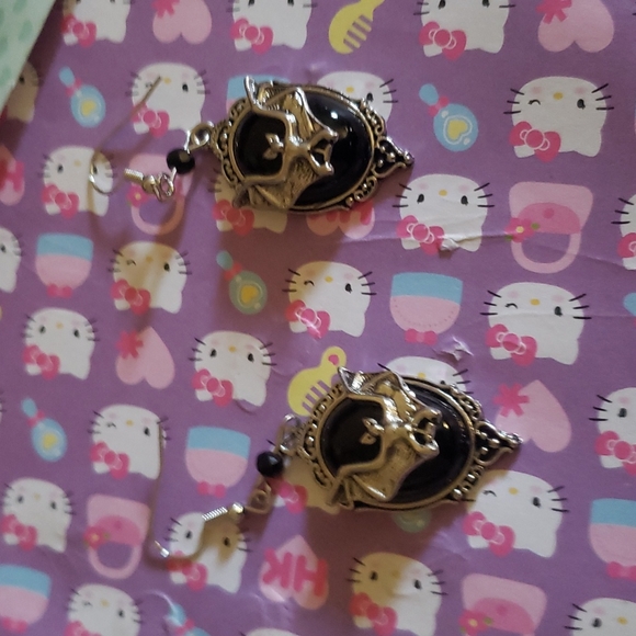 Gothic black bat earrings 🦇 - Picture 2 of 2